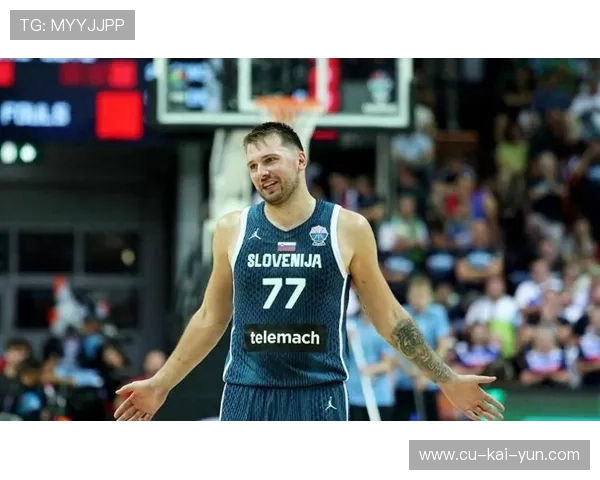 东契奇顶着压力连中两记关键球，独行侠锁定胜局